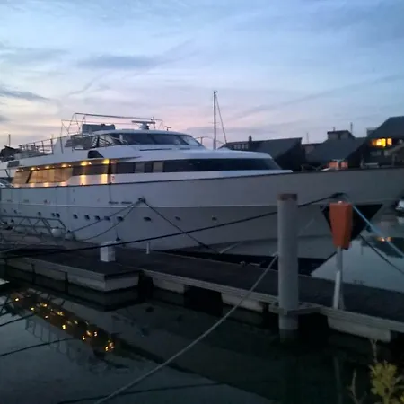 Yacht 'perseus Star' *