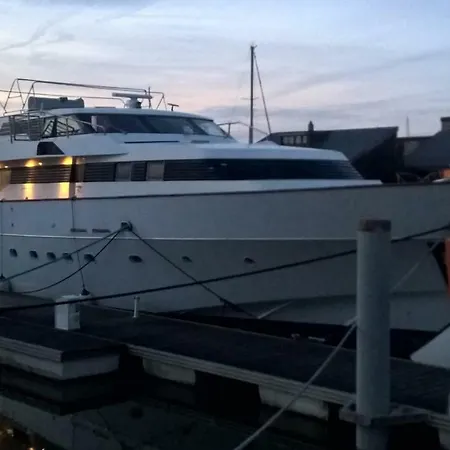 Yacht 'perseus Star'