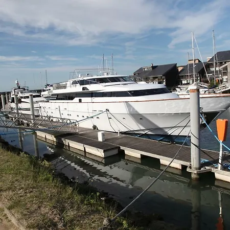 Botel Yacht 'perseus Star'