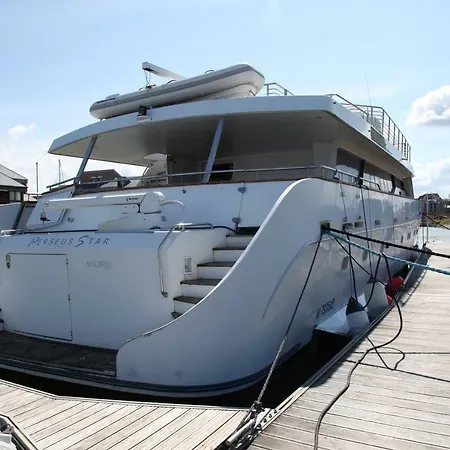 Botel Yacht 'perseus Star' Deauville