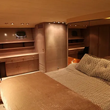 Botel Yacht 'perseus Star'