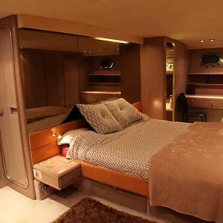 Yacht 'perseus Star' *