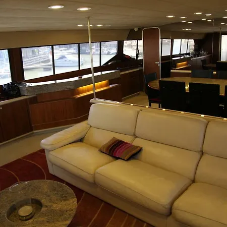 Botel Yacht 'perseus Star' Deauville